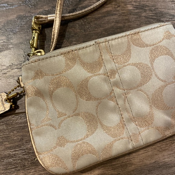Coach wristlet - Picture 2 of 2